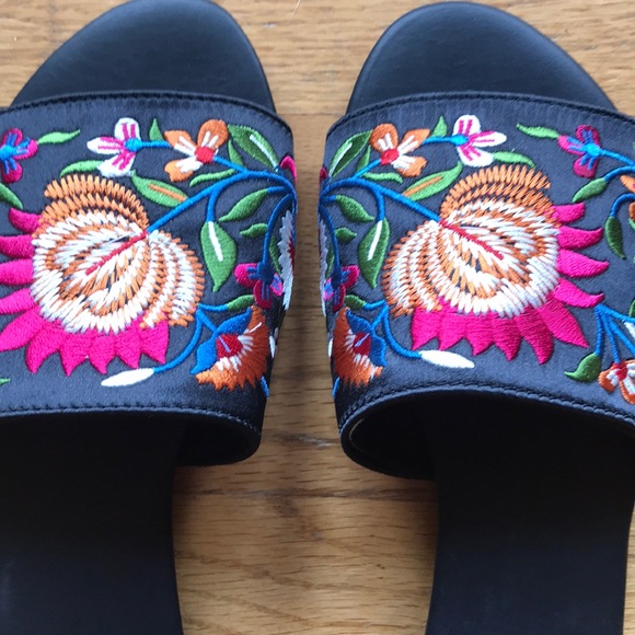 Floral slide sandals - Picture 3 of 7